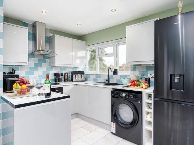 Kingshurst, B37 6BN, United Kingdom | 3 bed apartment for rent #154358883 | Rentberry