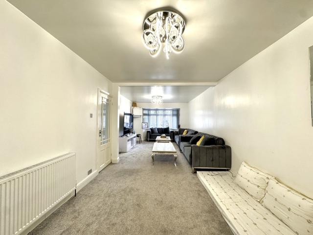 Kingshill Avenue,UB5