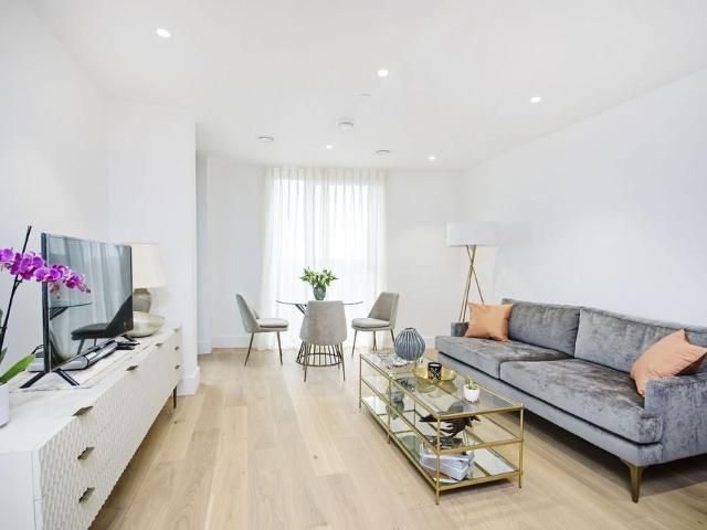 Kingsland Road, Dalston, London, E8 1 bed flat to rent £2,600 pcm £600 pw