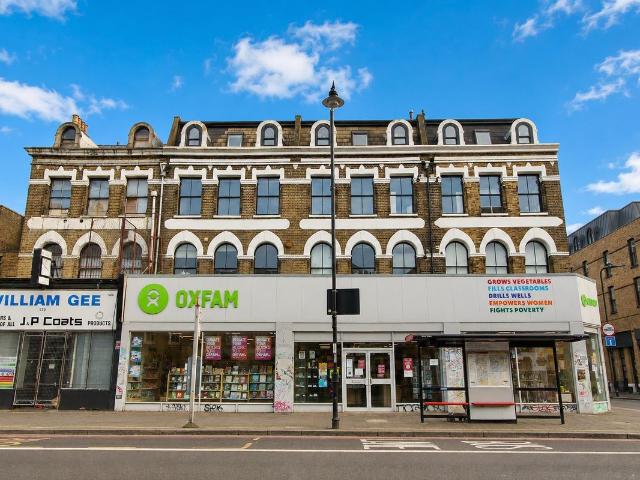 Kingsland Road E8, 3 bed flat to rent, £3,300 pcm | PrimeLocation