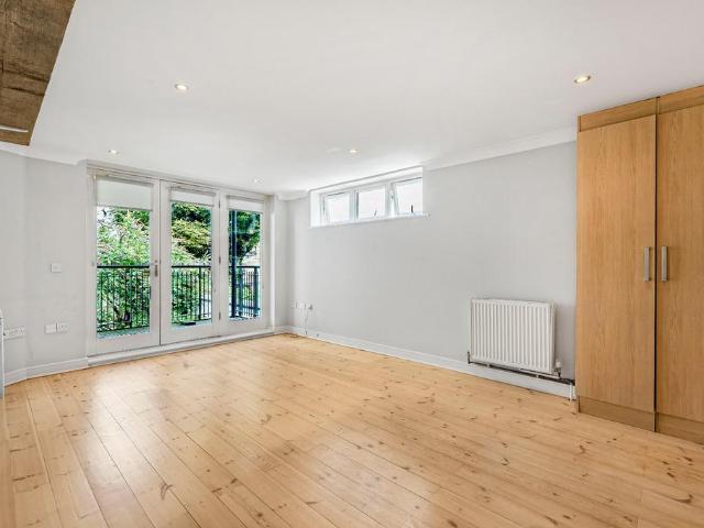 Kingsland Road, London, E8 1 bed apartment to rent £2,300 pcm £531 pw