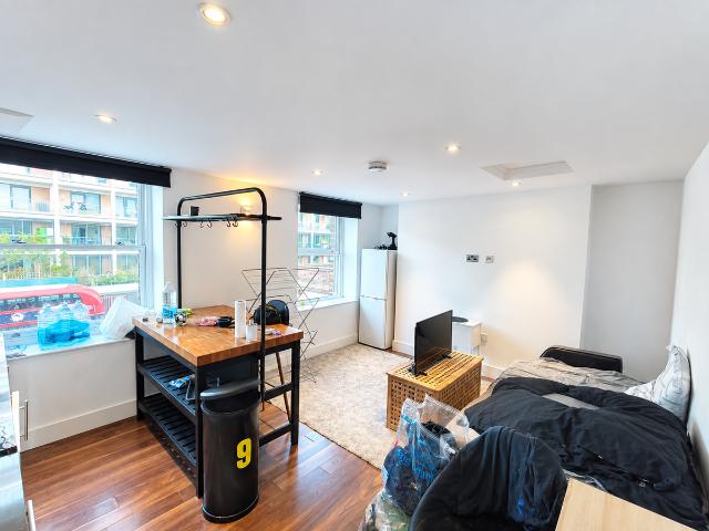 Kingsland Road, London E8, 1 bed flat to rent, £1,800 pcm | PrimeLocation