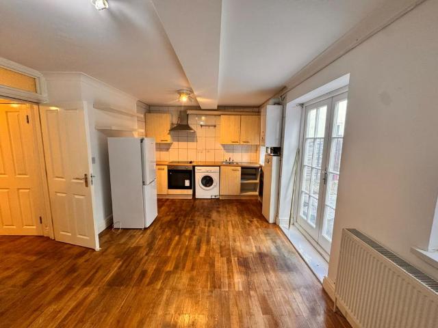 Kingsland Road, London E8 1 bed flat to rent £1,950 pcm £450 pw