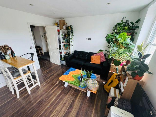 Kingsland Road, London E8, 2 bed flat to rent, £2,250 pcm | PrimeLocation
