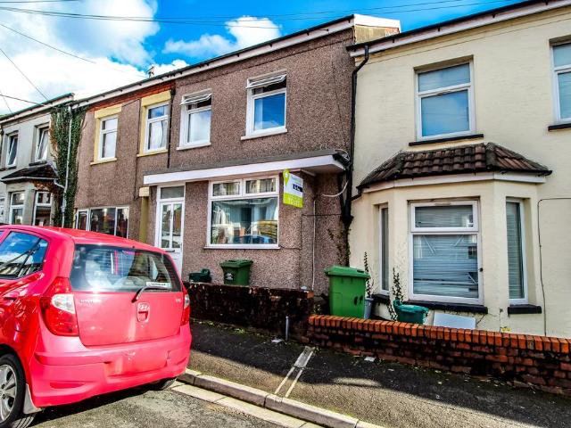 Kingsland Terrace, Pontypridd CF37 4 bed house to rent £1,330 pcm £307 pw