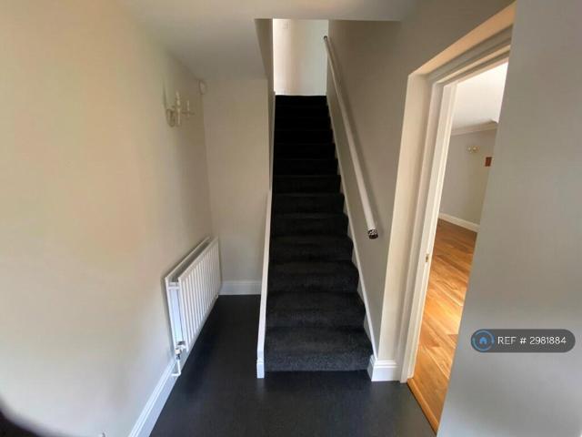 Kingsleigh Drive, Birmingham B36 4 bed detached house to rent £1,795 pcm £414 pw
