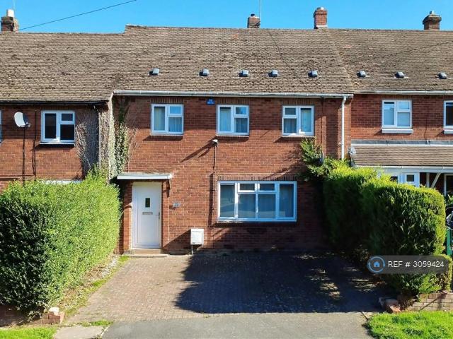 Kingsley Avenue, Wolverhampton, WV6 3 bed terraced house to rent £1,200 pcm £277 pw