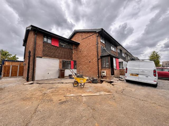 Kingsley Crescent, Benfleet 1 bed in a house share to rent £800 pcm £185 pw
