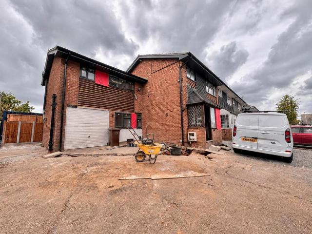 Kingsley Crescent, Benfleet 1 bed in a house share to rent £850 pcm £196 pw