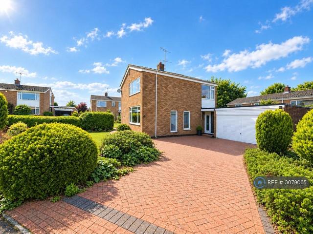 Kingsley, Frodsham, WA6 4 bed detached house to rent £1,750 pcm £404 pw