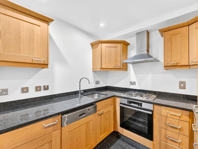 Kingsley Mews, Wapping E1W, 2 bed flat to rent, £2,400 pcm | PrimeLocation