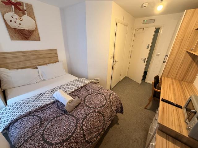 Kingsley Park Terrace, NORTHAMPTON 1 bed flat to rent £700 pcm £162 pw