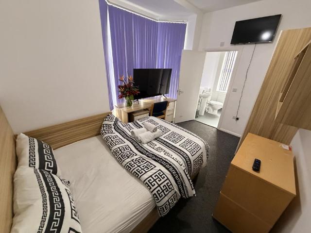 Kingsley Park Terrace, NORTHAMPTON 1 bed flat to rent £700 pcm £162 pw
