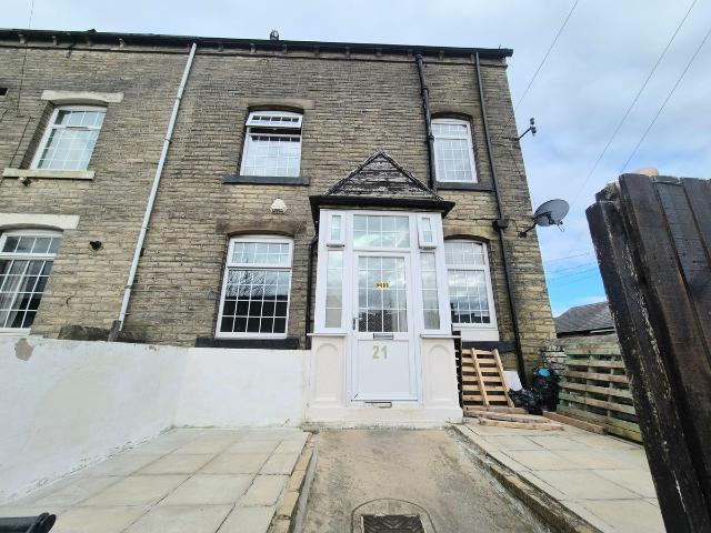 Kingsley Place, Halifax HX1, 3 bed terraced house to rent, £850 pcm | PrimeLocation