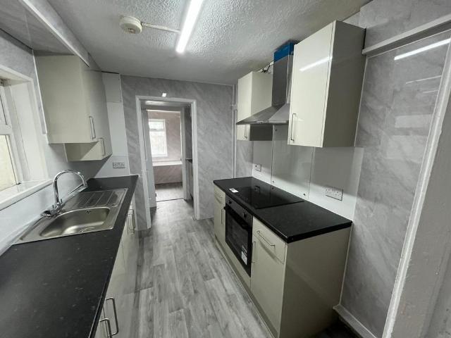 Kingsley Road, Maidstone ME15 4 bed terraced house to rent £1,500 pcm £346 pw