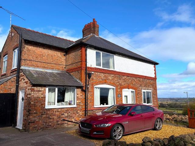 Kingsley Road, Frodsham 2 bed end of terrace house to rent £1,200 pcm £277 pw