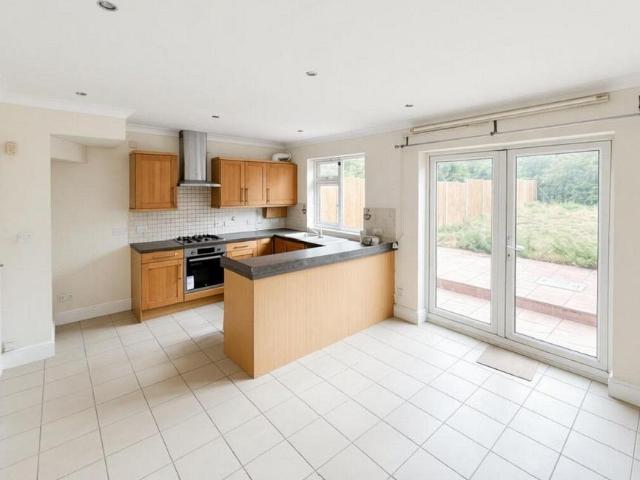 Kingsley Road, Harrow 3 bed terraced house to rent £2,295 pcm £530 pw