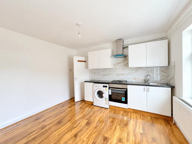 Kingsley Road, Harrow HA2, 2 bed maisonette to rent, £1,700 pcm | PrimeLocation