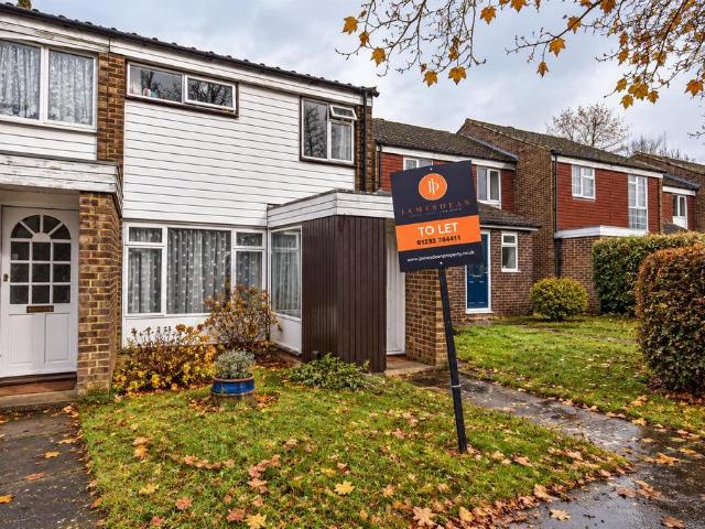 Kingsley Road, Horley 3 bed mews to rent £1,800 pcm £415 pw