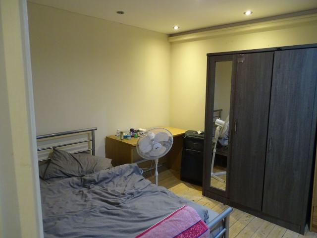 Kingsley Road, Hounslow TW3, 3 bed flat to rent, £2,200 pcm | PrimeLocation