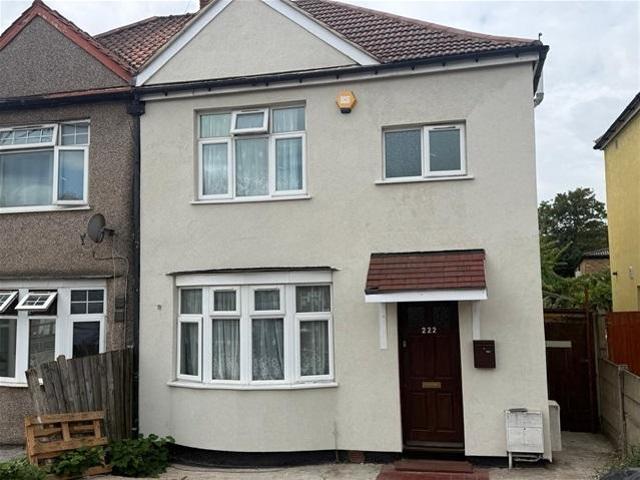 Kingsley Road, Hounslow 4 bed end of terrace house to rent £2,600 pcm £600 pw