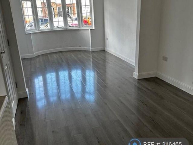 Kingsley Road, Luton, LU3 4 bed terraced house to rent £2,300 pcm £531 pw