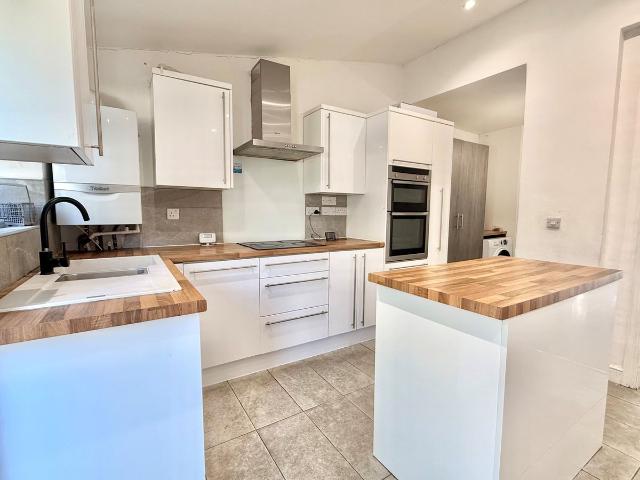 Kingsley Road, Luton LU3, 4 bed terraced house to rent, £2,250 pcm | PrimeLocation
