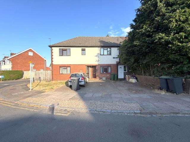 Kingsley Road, Luton LU3, 1 bed flat to rent, £875 pcm | PrimeLocation