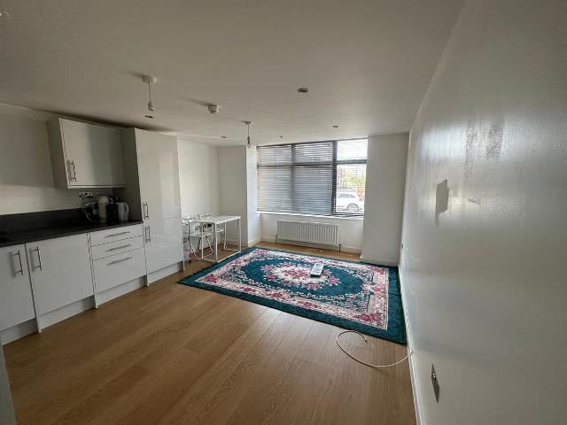 Kingsley Road, South Harrow HA2, 2 bed flat to rent, £1,800 pcm | PrimeLocation