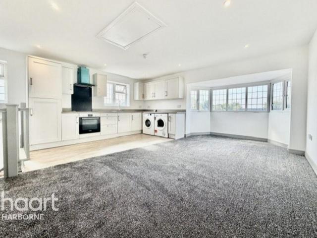 Kingstanding Road, Birmingham 1 bed apartment to rent £895 pcm £207 pw