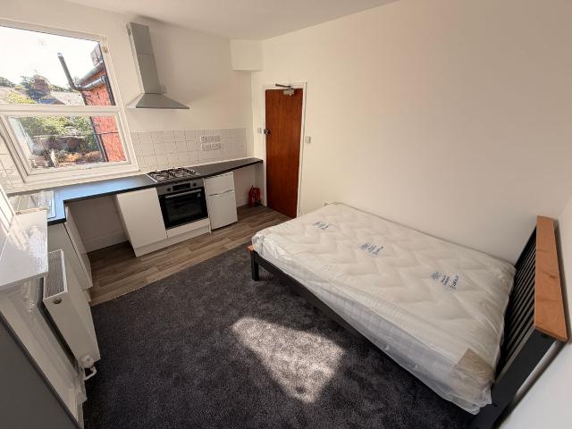 Kingsthorpe Grove, Northampton NN2, 1 bed property to rent, £575 pcm | PrimeLocation