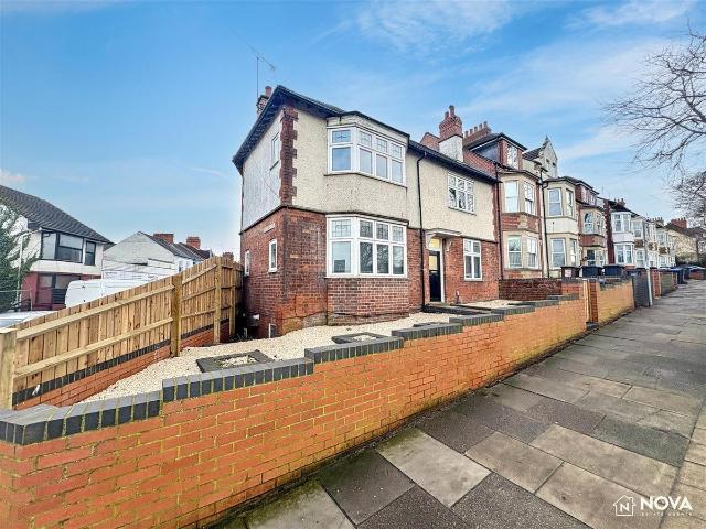 Kingsthorpe Grove, Northampton NN2, 6 bed shared accommodation to rent, £4,750 pcm | PrimeLocation