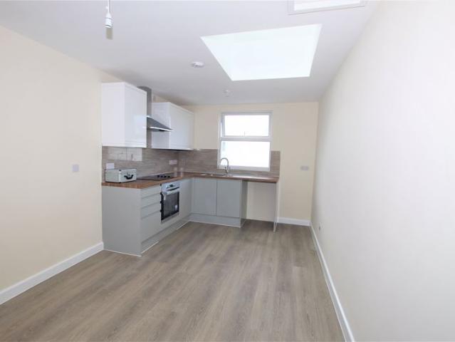 Kingsthorpe Road, Northampton NN2, 1 bed flat to rent, £750 pcm | PrimeLocation