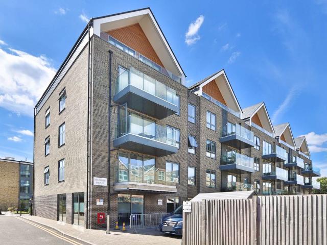 Kingston Upon Thames KT1, 1 bed flat to rent, £2,200 pcm | PrimeLocation
