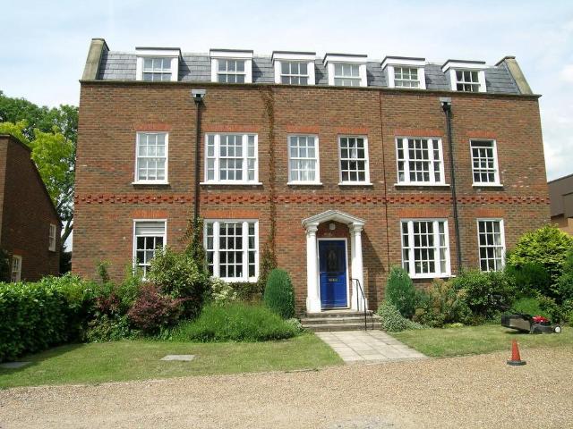 Kingston upon Thames & Surbiton Delivery Office, Hogsmill Lane, London, KT1 2EB, United Kingdom | 2 bed apartment for rent #138510649 | Rentberry
