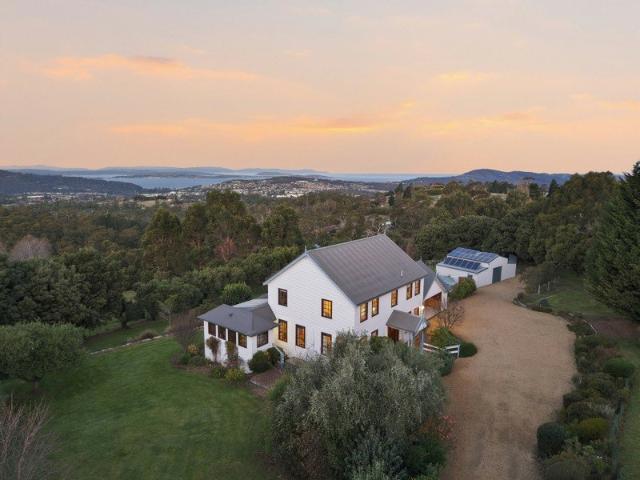 Kingston Where the Channel View Meets 2.5 Private Acres