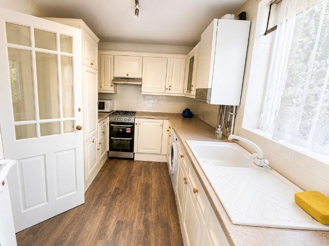 Kingston Avenue, Feltham TW14 3 bed semi detached house to rent £2,200 pcm £508 pw