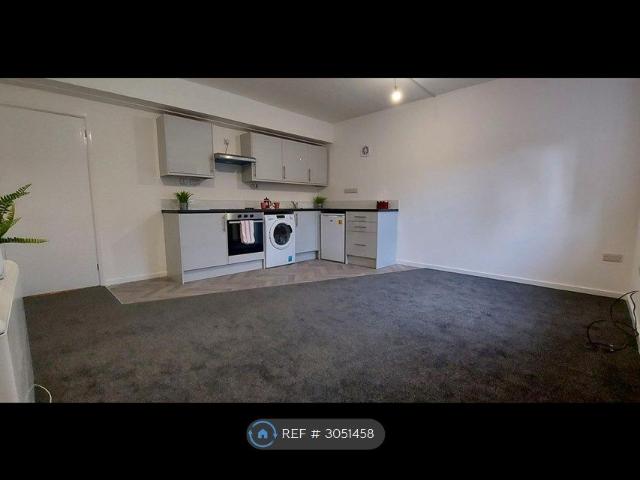 Kingston Court Shopping Arcade, Cannock WS11, 1 bed flat to rent, £575 pcm | PrimeLocation
