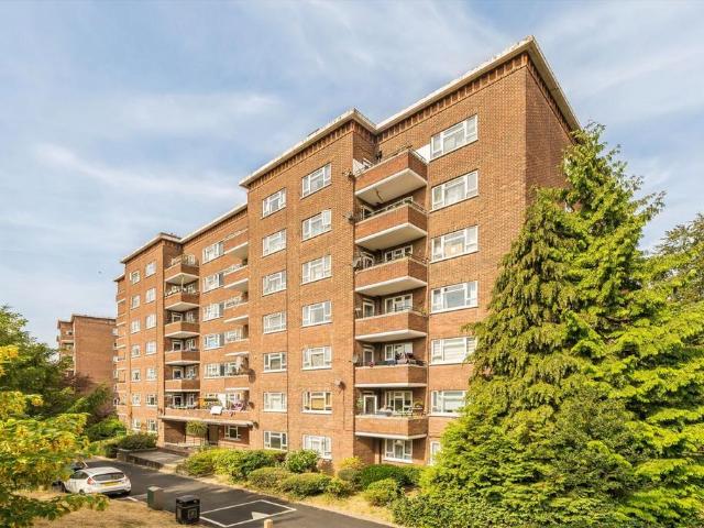 Kingston Hill, Kingston Upon Thames KT2 4 bed flat to rent £550 pcm £127 pw