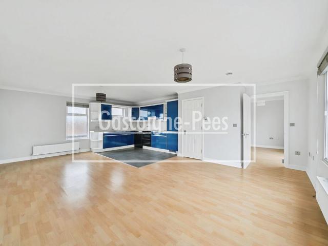 Kingston Hill, Kingston Upon Thames KT2, 2 bed flat to rent, £2,400 pcm | PrimeLocation