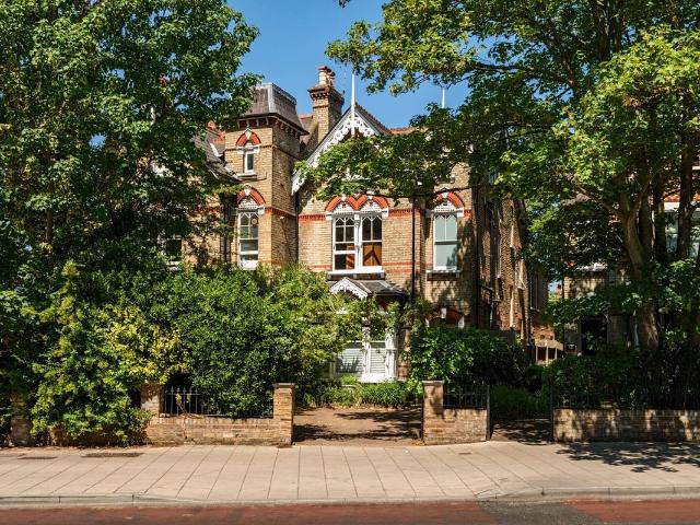 Kingston Hill, Kingston Upon Thames, Surrey KT2, 1 bed flat to rent, £1,650 pcm | PrimeLocation