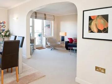 Kingston House South 40 90, Ennismore Gardens, London, SW7 1NG, United Kingdom | 2 bed apartment for rent #1378127 | Rentberry