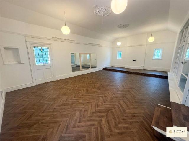 Kingston Lane, Opposite Brunel University Stop Bj UB8, 6 bed detached house to rent, £4,900 pcm | PrimeLocation