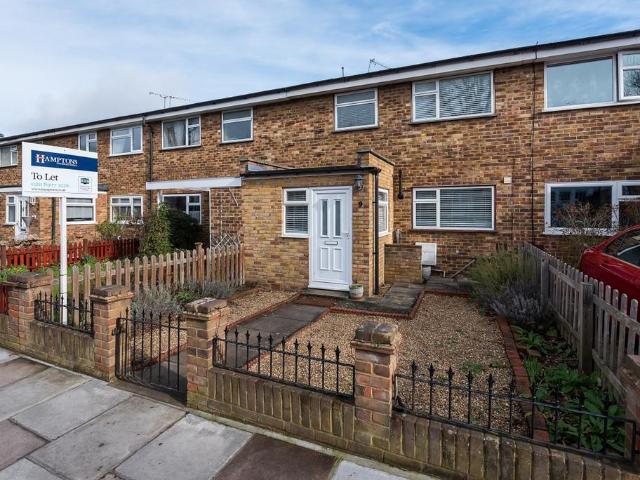 Kingston Lane, Teddington, TW11 3 bed house to rent £2,750 pcm £635 pw