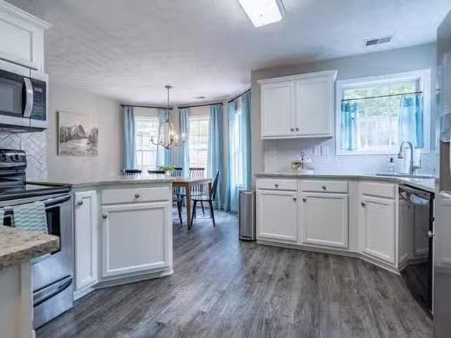 Kingston Pointe Drive