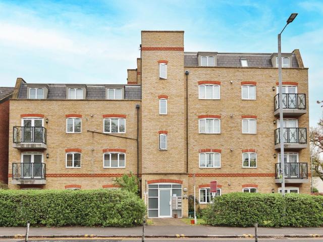 Kingston Road, New Malden KT3, 2 bed flat to rent, £1,850 pcm | PrimeLocation