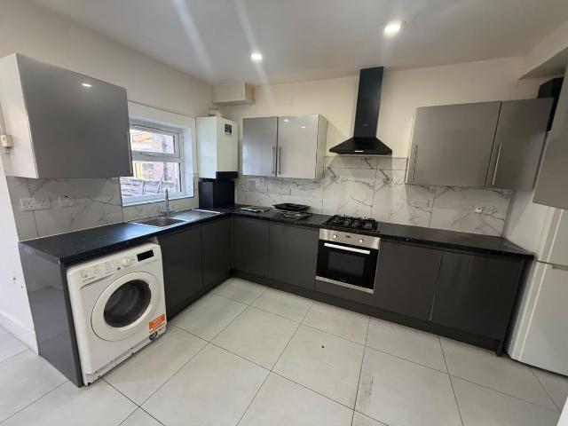 Kingston Road, Ilford IG1, 2 bed terraced house to rent, £2,000 pcm | PrimeLocation