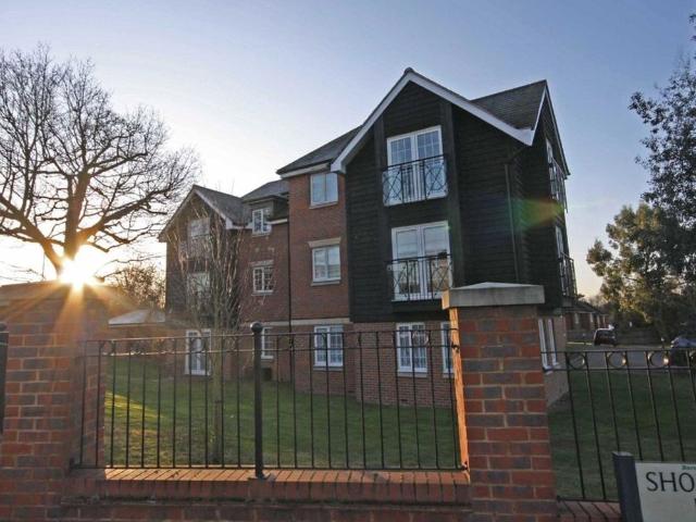 Kingston Road, KT17, London