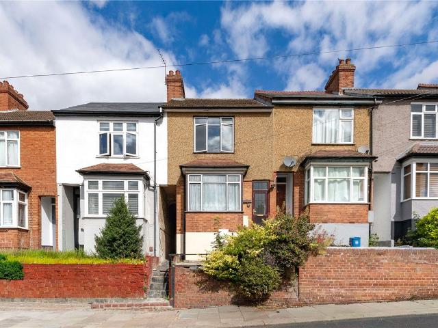 Kingston Road, Luton, Bedfordshire LU2, 3 bed terraced house to rent, £1,600 pcm | PrimeLocation