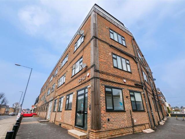 Kingston Road, London, KT3 3PW, United Kingdom | Studio apartment for rent #140398232 | Rentberry